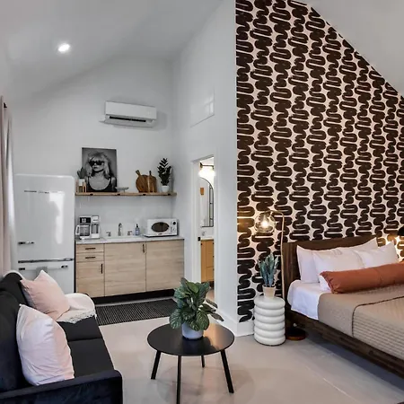 The Woodland Carriage House By Stay Local Nashville